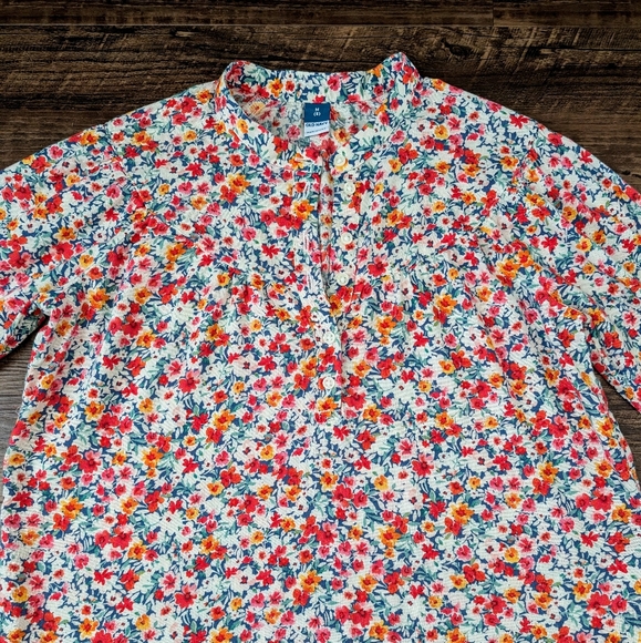 Old Navy Blouse - Picture 2 of 8